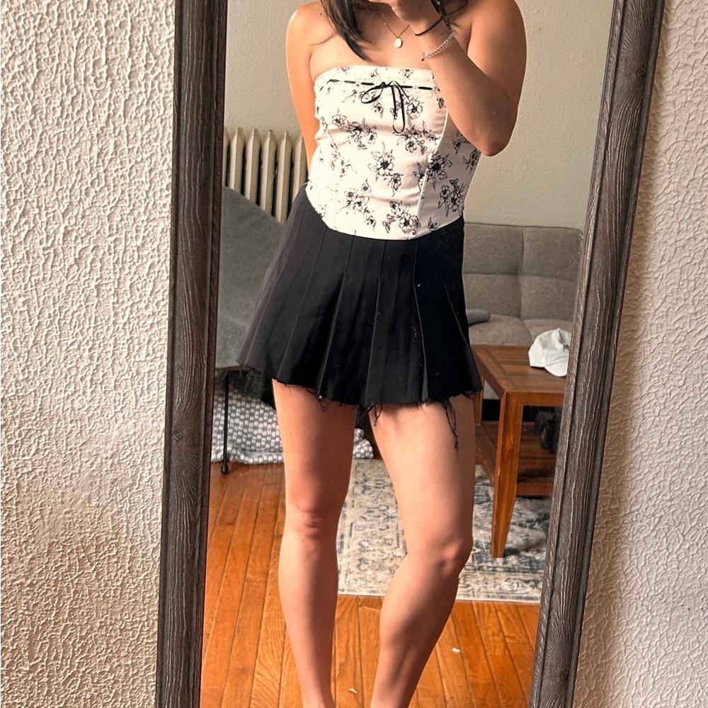 PacSun White and Black Bustier Crop Top Sleeveless